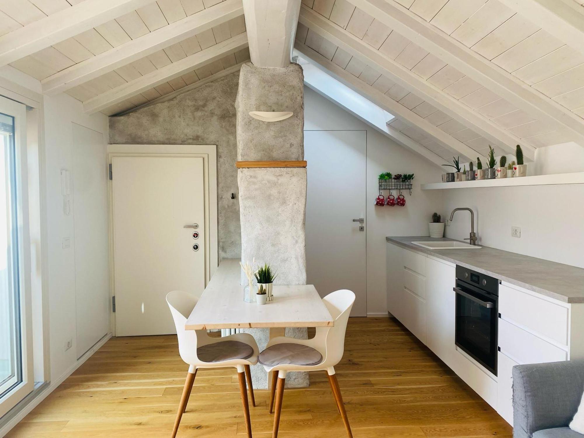 The Nest Between The Walls Apartment *